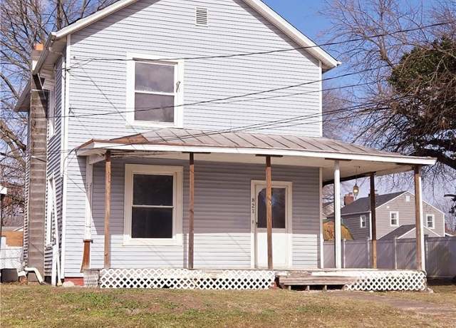 Property at 821 32nd St, Parkersburg, WV 26104, 4 beds, 2 baths