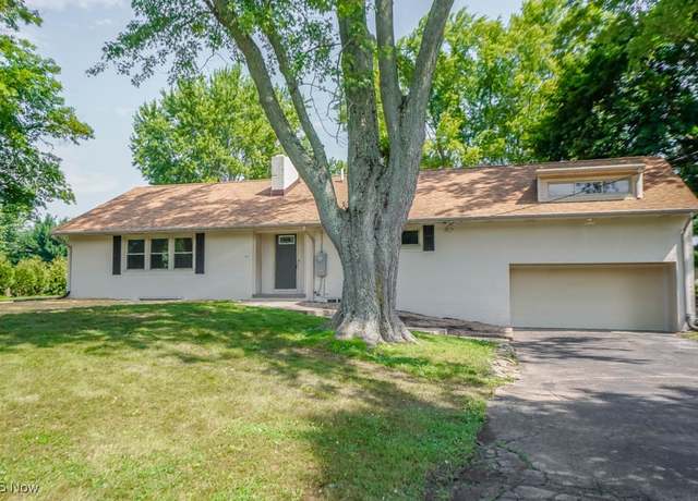 Property at 1525 Schneider St NW, North Canton, OH 44720, 4 beds, 3.5 baths