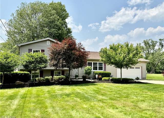 Property at 2381 Griffith Dr, Cortland, OH 44410, 4 beds, 1.5 baths