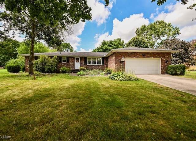 Property at 5717 Berwick Ave NE, Canton, OH 44721, 3 beds, 1.5 baths