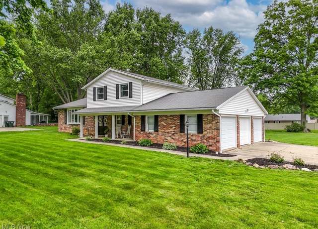 Property at 5571 Comanche St NW, North Canton, OH 44720, 3 beds, 3 baths