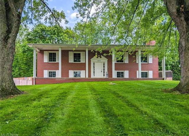 Property at 3433 Meadowwood St NW, Massillon, OH 44646, 3 beds, 2.5 baths