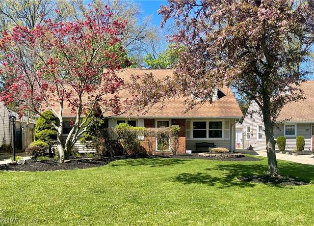 Property at 25584 Chatworth Dr, Euclid, OH 44117, 3 beds, 2 baths