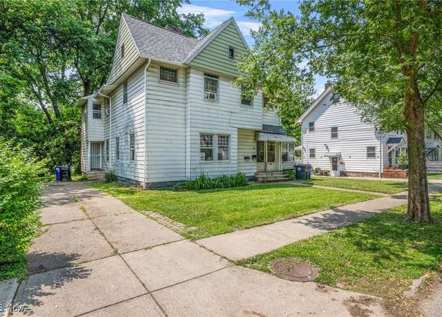 Property at 3960 W 23rd St, Cleveland, OH 44109, 6 beds, 2.5 baths
