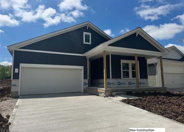 Property at 585 Wyleswood Dr, Berea, OH 44017, 4 beds, 3 baths