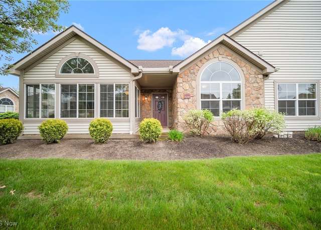 Property at 5210 Redford Dr, Brunswick, OH 44212, 2 beds, 2 baths