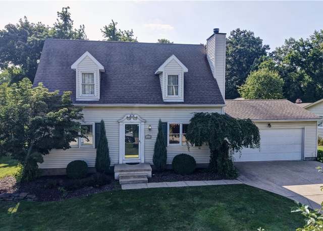 Property at 5807 Woodmoor Ave NW, Canton, OH 44718, 3 beds, 2 baths