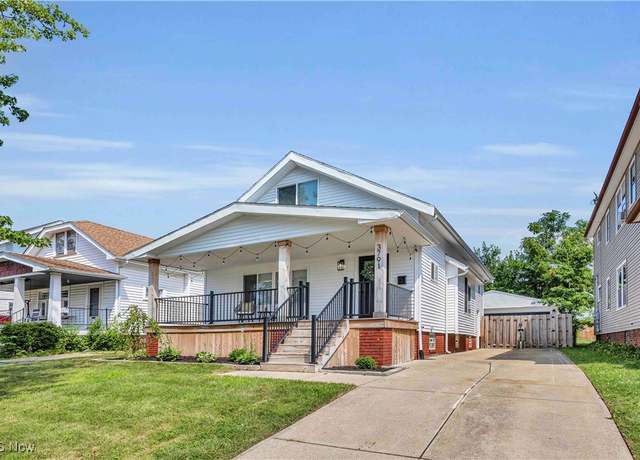 Property at 3791 W 135th St, Cleveland, OH 44111, 3 beds, 1.5 baths