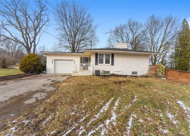 Property at 4260 Logan Way, Youngstown, OH 44505, 3 beds, 2 baths