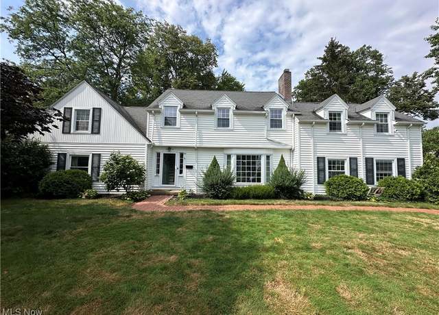 Property at 160 Griswold Dr, Youngstown, OH 44512, 5 beds, 2.5 baths