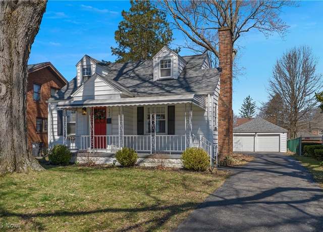 Property at 142 Wildwood Dr, Boardman, OH 44512, 3 beds, 1.5 baths