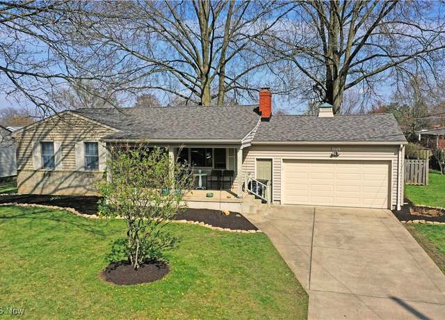 Property at 1065 Collins Ave, Austintown, OH 44515, 3 beds, 2 baths
