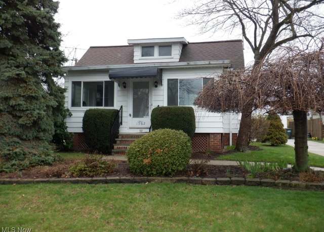 Property at 1562 Roselawn Rd, Mayfield Heights, OH 44124, 2 beds, 1.5 baths