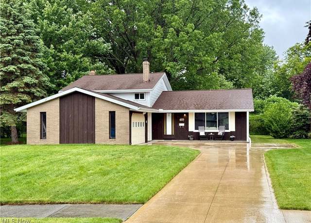 Property at 4559 Vernon Dr, North Olmsted, OH 44070, 3 beds, 1.5 baths