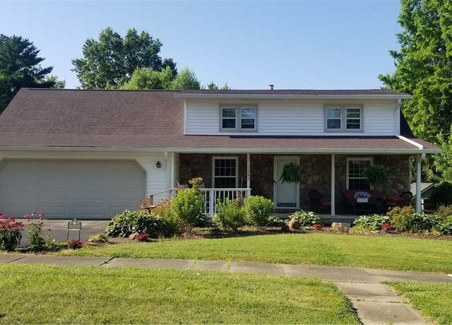 Property at 1683 Ridgewood Dr, Salem, OH 44460, 3 beds, 2 baths
