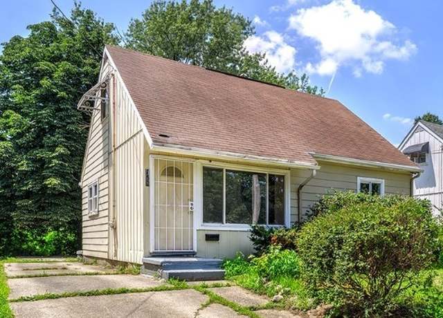 Property at 150 Berkley St, Akron, OH 44305, 4 beds, 1 bath