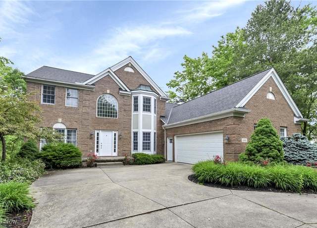 Property at 11990 Greyfriars Cir, North Royalton, OH 44133, 4 beds, 2.5 baths