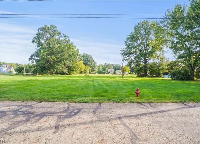 Property at 15832 Waverly St NE, Alliance, OH 44601