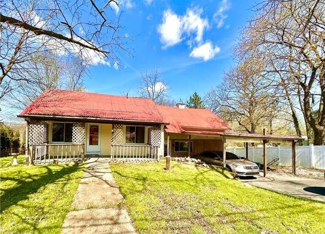 Property at 5829 Youngstown Hubbard Rd, Hubbard, OH 44425, 4 beds, 2 baths