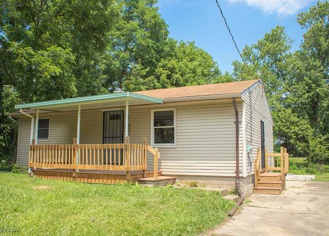 Property at 2208 Cherry Hill Ave, Youngstown, OH 44509, 3 beds, 2 baths