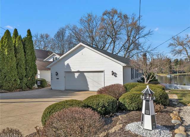 Property at 5460 Island Dr NW, Canton, OH 44718, 2 beds, 2 baths