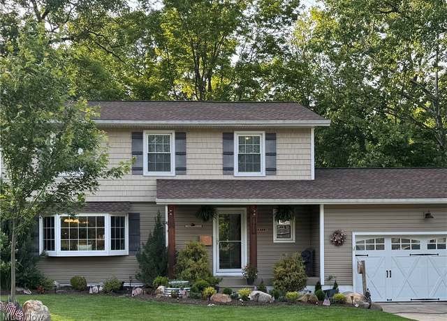 Property at 9472 Lawnfield Dr, Twinsburg, OH 44087, 4 beds, 2.5 baths