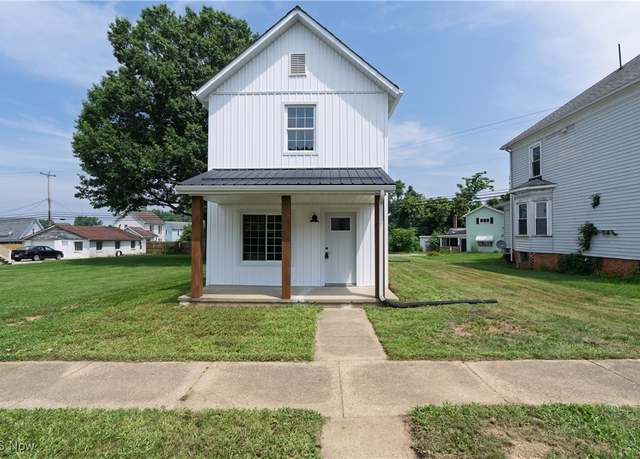 Property at 515 E High St, Uhrichsville, OH 44683, 3 beds, 1 bath