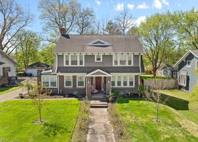 Property at 520 W Cambridge St, Alliance, OH 44601, 4 beds, 2 baths