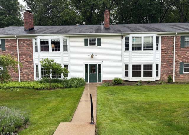 Property at 7010 Carriage Hill Dr #104, Brecksville, OH 44141, 2 beds, 1.5 baths