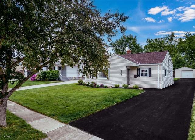 Property at 1539 Longwood Dr, Mayfield Heights, OH 44124, 3 beds, 2 baths