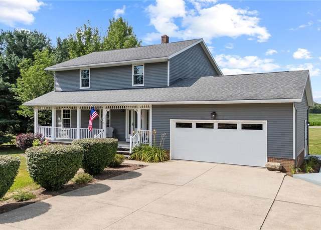 Property at 6416 Fernlane Cir NE, Hartville, OH 44632, 3 beds, 2.5 baths