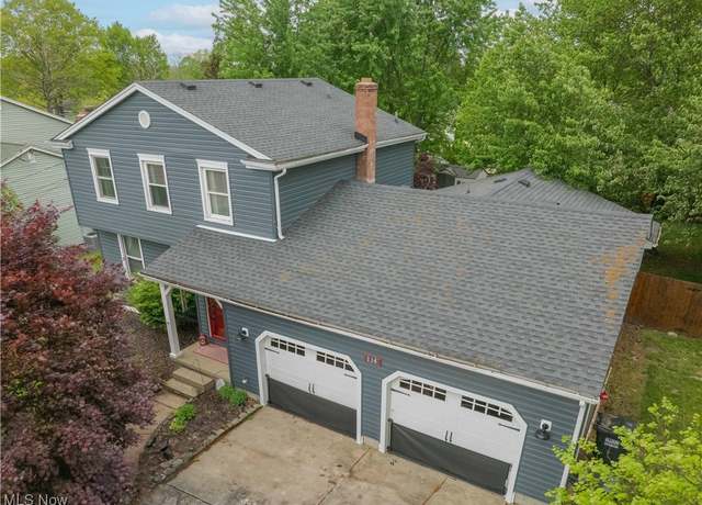 Property at 134 Mayflower Dr, Youngstown, OH 44512, 4 beds, 3 baths