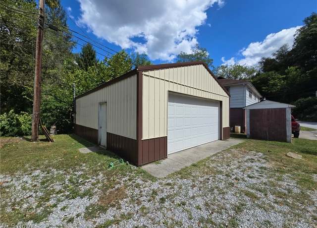 Property at 58841 Glenns Run Rd, Martins Ferry, OH 43935, 3 beds, 1 bath
