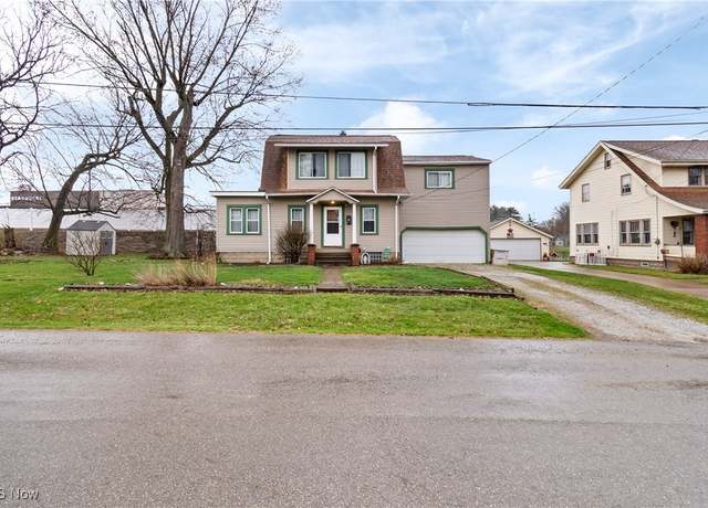 Property at 132 24th St SE, Massillon, OH 44646, 4 beds, 2 baths