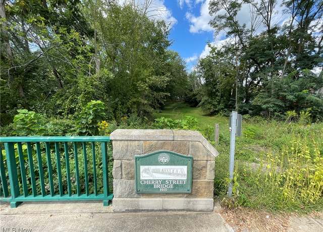 Property at 156 Cherry St W, Canal Fulton, OH 44614