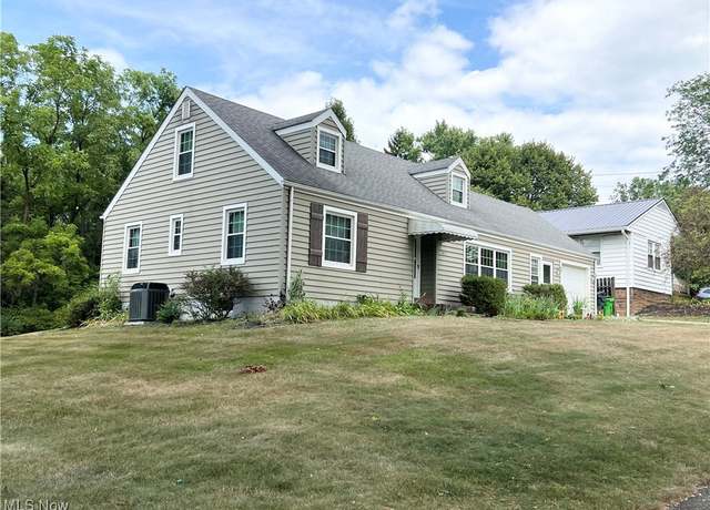 Property at 1822 Wicliff Ave NE, Massillon, OH 44646, 4 beds, 1.5 baths