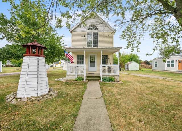 Property at 515 W 2nd St, Port Clinton, OH 43452, 2 beds, 1.5 baths