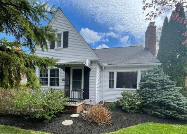 Property at 1607 Edgefield Rd, Lyndhurst, OH 44124, 3 beds, 1 bath
