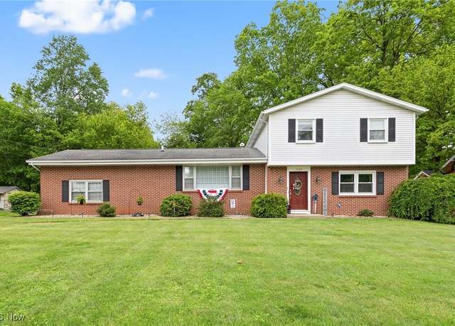 Property at 1228 Edgehill Ave, Ashland, OH 44805, 4 beds, 2.5 baths