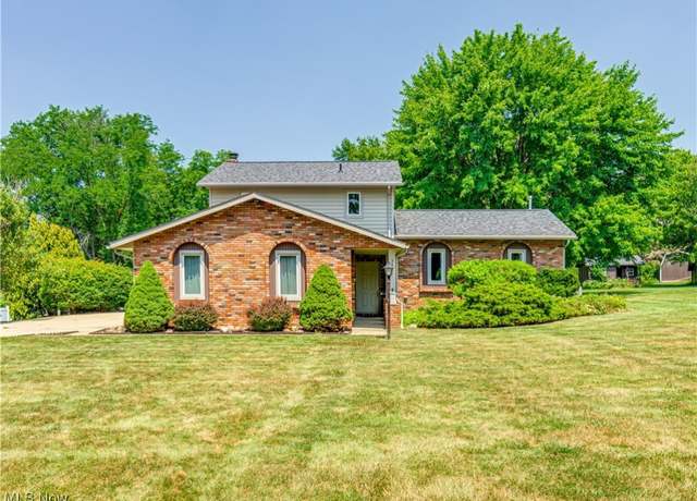 Property at 3879 Dogwood St NW, Uniontown, OH 44685, 4 beds, 2.5 baths