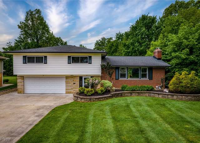 Property at 6508 Kingswood Dr, Mayfield, OH 44124, 3 beds, 2.5 baths