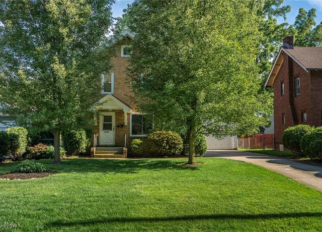 Property at 2018 Lorena Ave, Akron, OH 44313, 3 beds, 1.5 baths