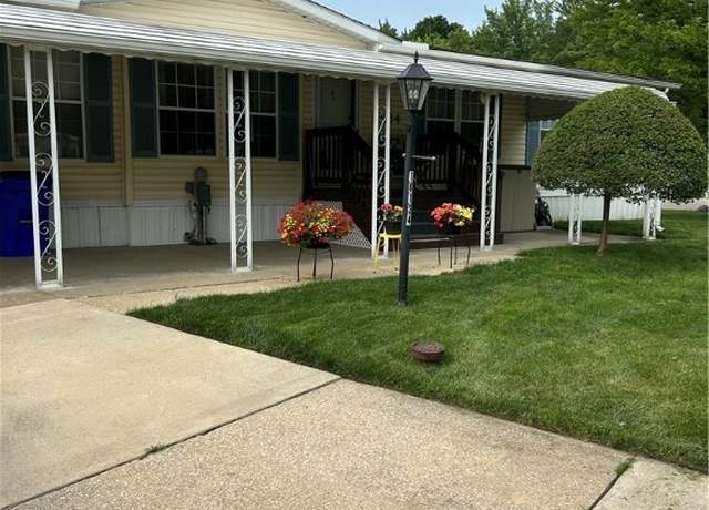 Property at 10134 Lady Catherine Ct, Streetsboro, OH 44241, 3 beds, 2 baths