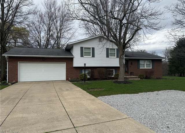 Property at 2045 Pondview Cir NW, Uniontown, OH 44685, 4 beds, 2 baths