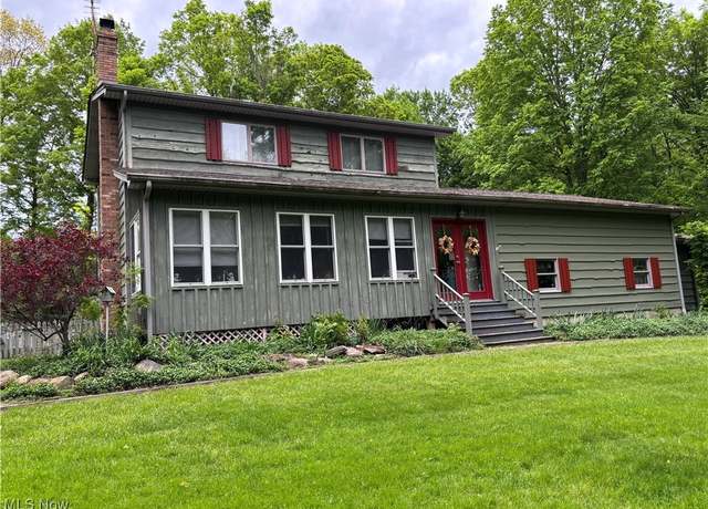 Property at 38474 Longs Crossing Rd, Leetonia, OH 44431, 3 beds, 2.5 baths