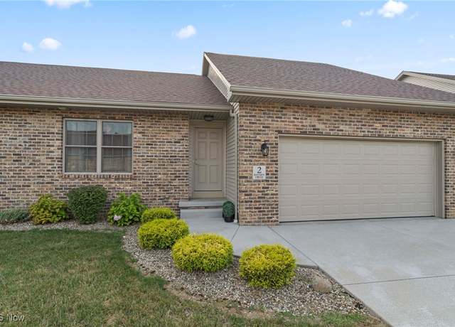 Property at 2 Bayview Cir, Cortland, OH 44410, 2 beds, 2 baths