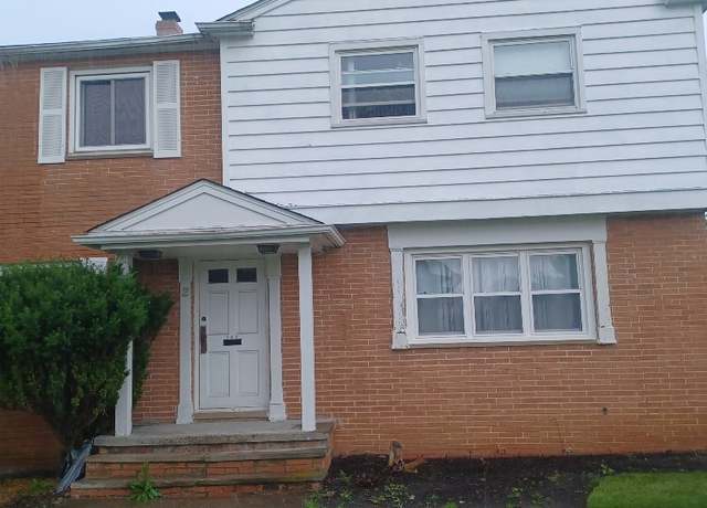 Property at 4708 Walford Rd Unit 2F, Warrensville Heights, OH 44128, 3 beds, 2.5 baths