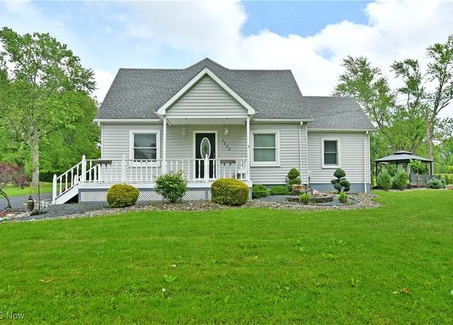 Property at 1735 Pleasant Valley Rd, Girard, OH 44420, 4 beds, 3 baths