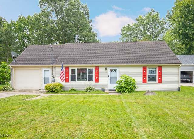 Property at 208 Miller Ct, Elyria, OH 44035, 4 beds, 1 bath
