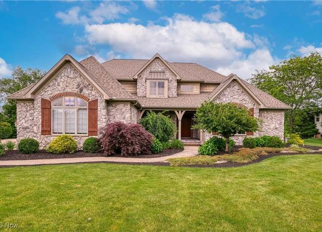 Property at 8309 Gentry St NW, Massillon, OH 44646, 5 beds, 4.5 baths